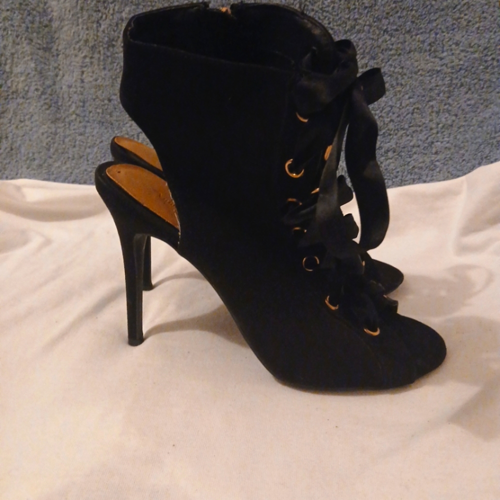 Elegant Black Lace-Up Heels